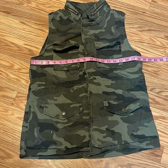 Endless Love Camouflage Vest, Medium - Picture 3 of 5